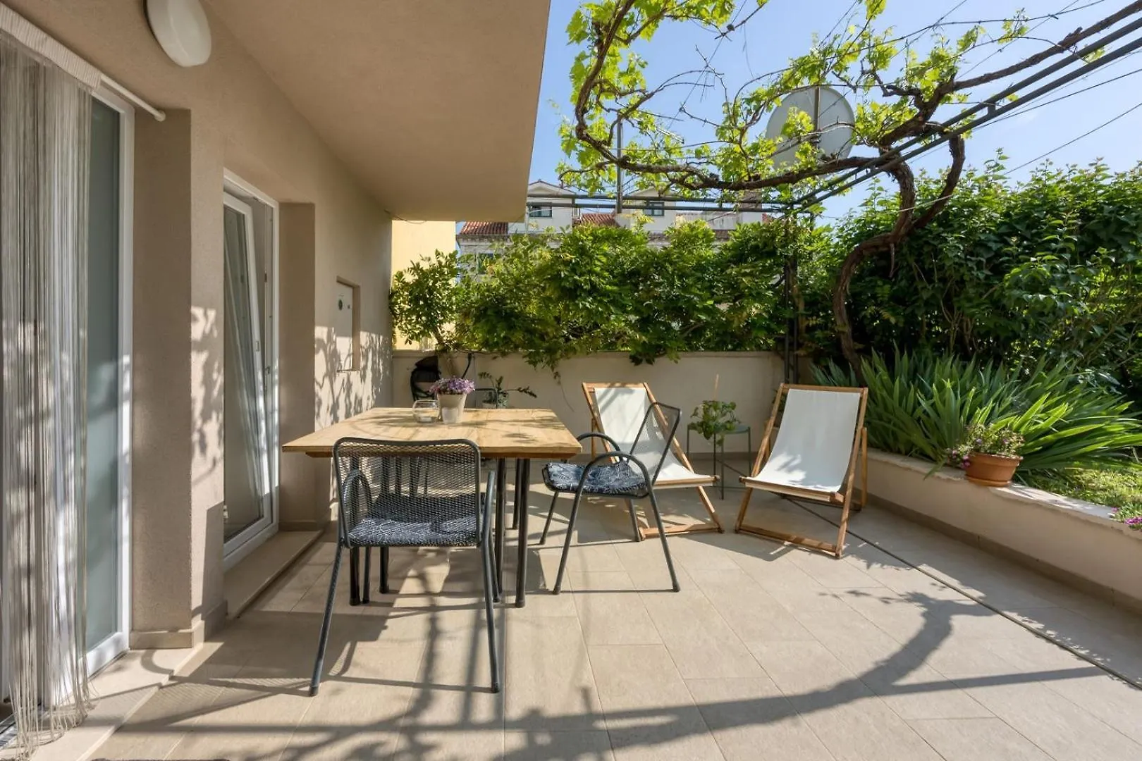 Apartments Beramska location