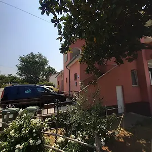 Two Bed Fortuna Near The Poreč